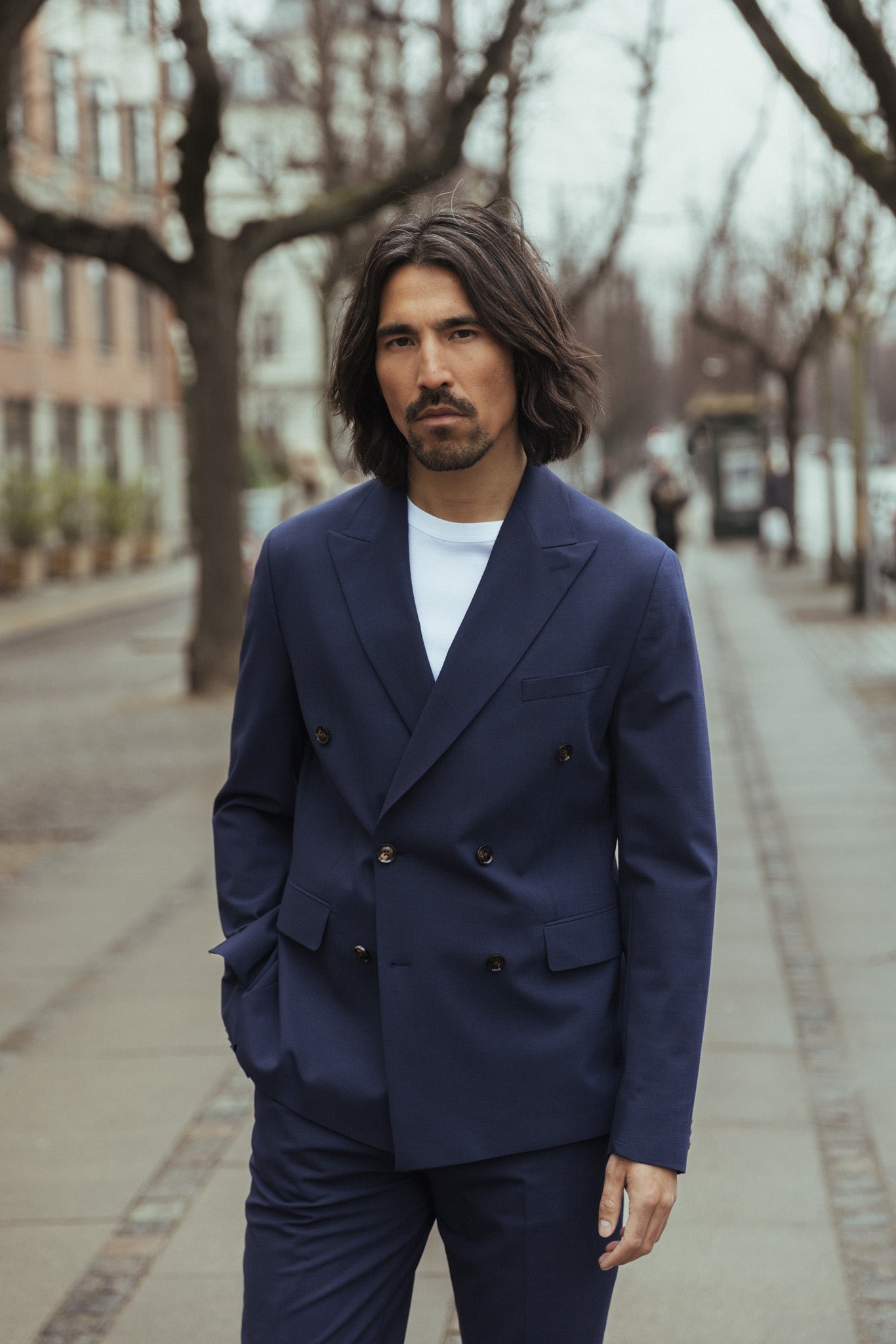 Modelshot / Navy / Detail